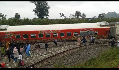 Abuja-Kaduna Train Derails, Passengers Evacuated Amid Chaos