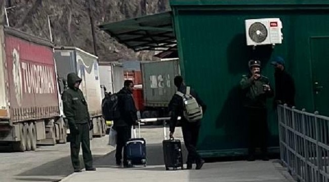 FG Escorts Nigerians In Iran To Armenia Border For Evacuation
