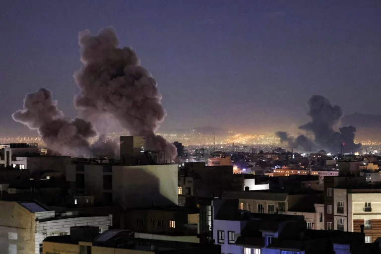 US Bombs Iranian Missile Sites Near Strait of Hormuz as Tehran Vows Retaliation